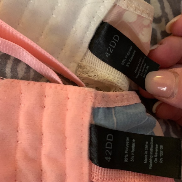 42dd elegant bras (lot of 2) - Picture 3 of 3